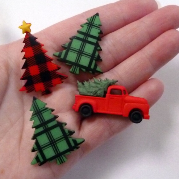 Christmas Buttons for sweater or shirt. 3 packages of 4 - Picture 2 of 4